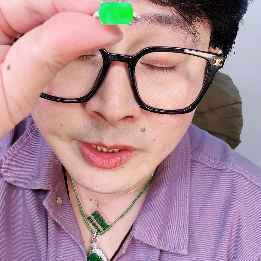 翡翠颈饰18K金镶嵌C****?一个