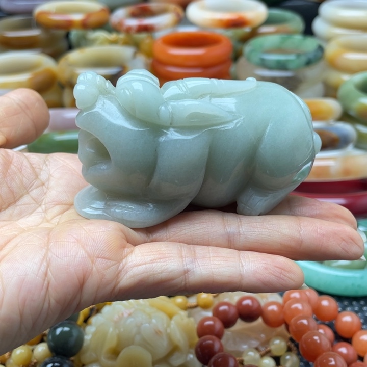 石英质玉手镯未镶嵌