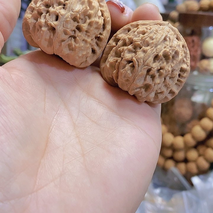 【闪购商品】文玩核桃把件40.5白狮子