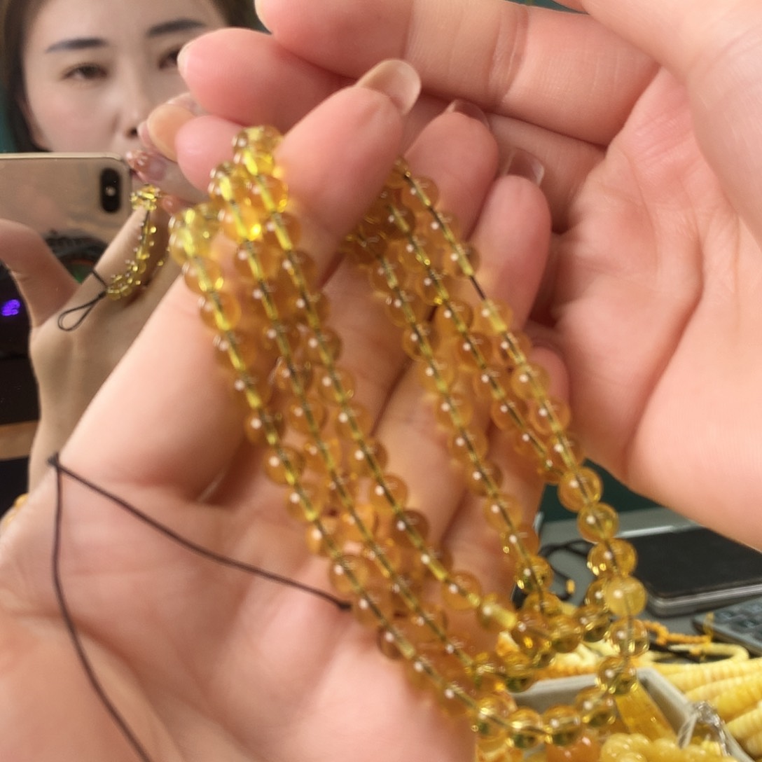 未镶嵌琥珀珠宝奇石?**鹤