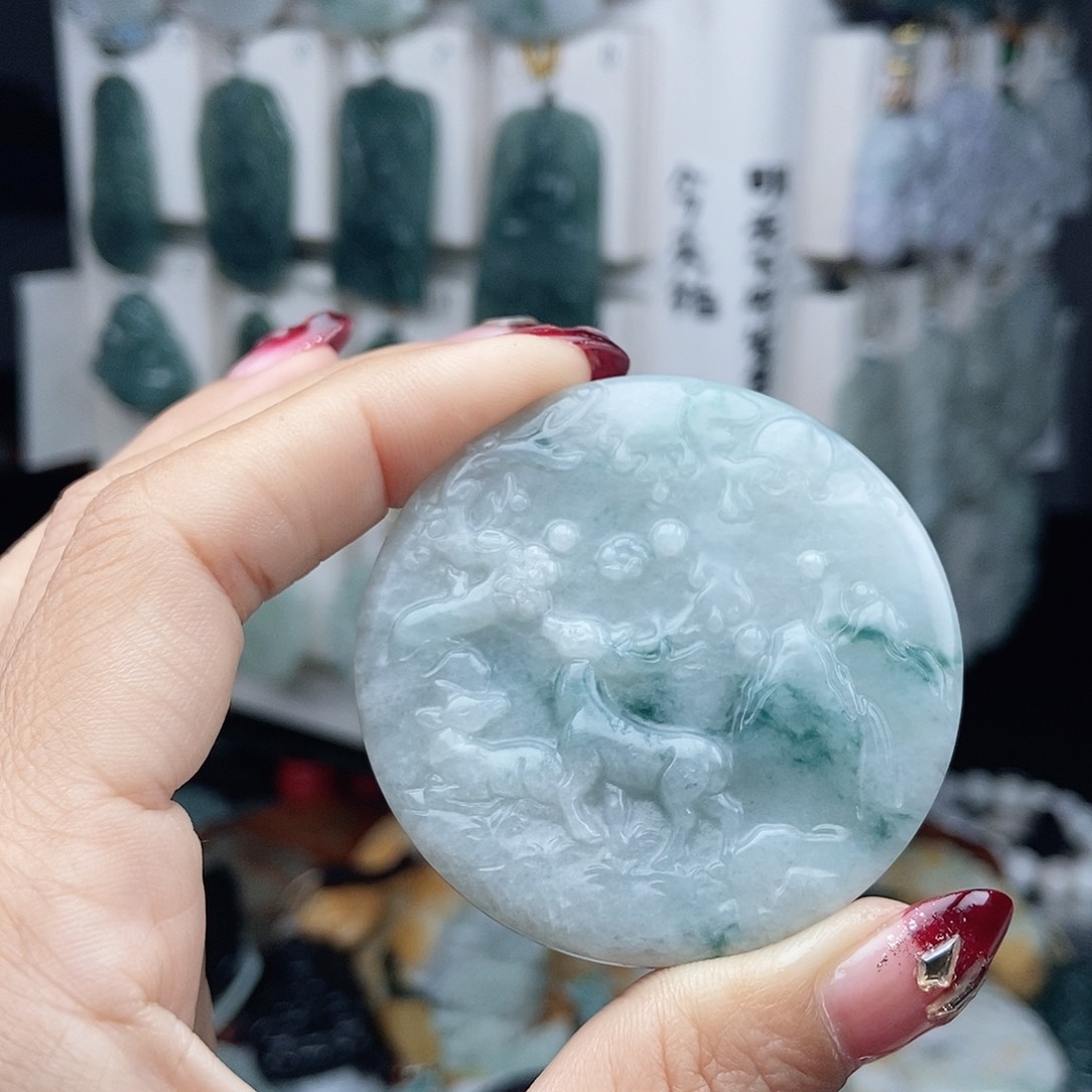 翡翠颈饰未镶嵌翡翠