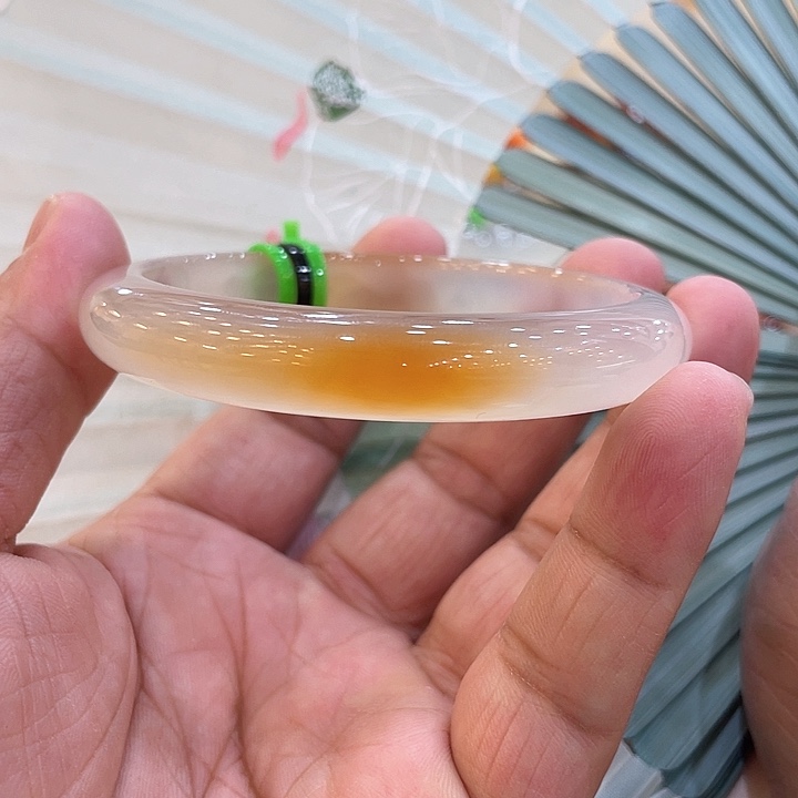 玛瑙/玉髓手镯未镶嵌Z****.