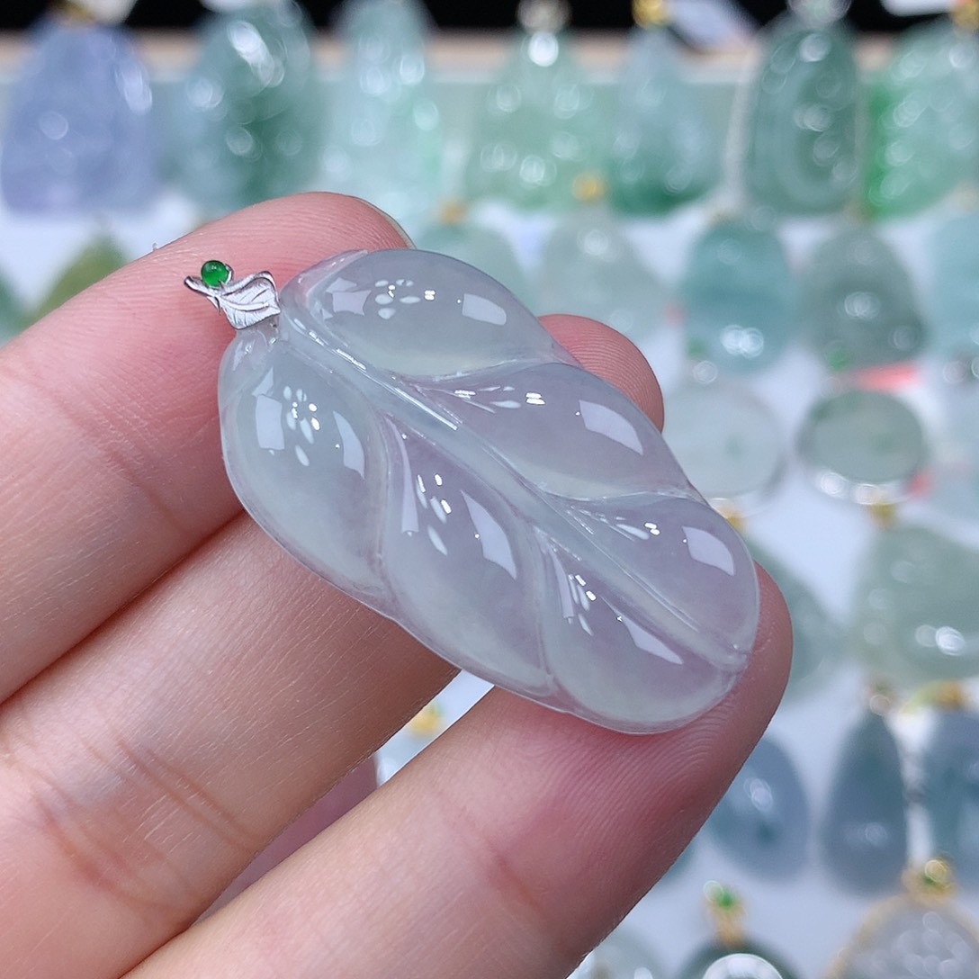 翡翠颈饰18K金镶嵌叶子