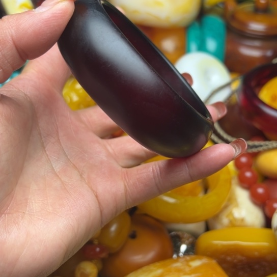 琥珀手串未镶嵌云**香蜜蜡