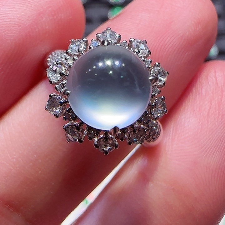 翡翠戒指18K金镶嵌戒指