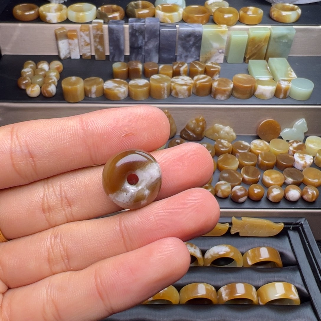 ****燥和田玉（糖玉）未镶嵌珠宝奇石平安扣福利