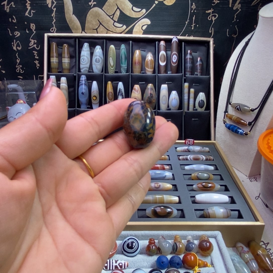 玛瑙/玉髓颈饰未镶嵌