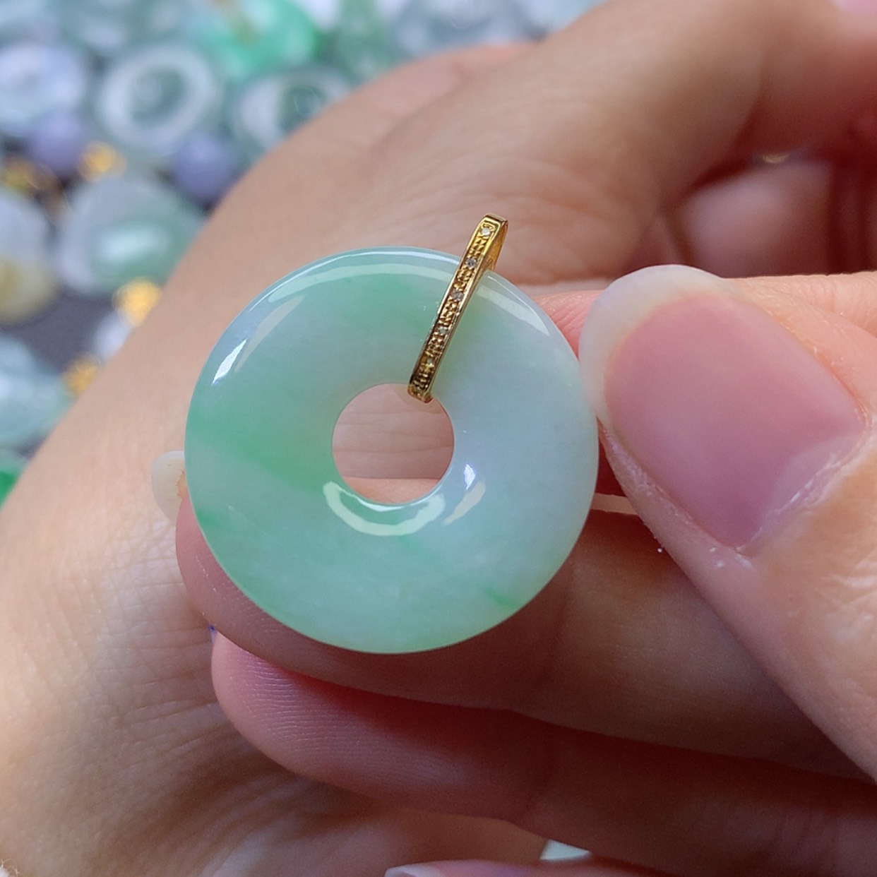 【闪购商品】吊坠(赠链)18K金镶嵌翡翠