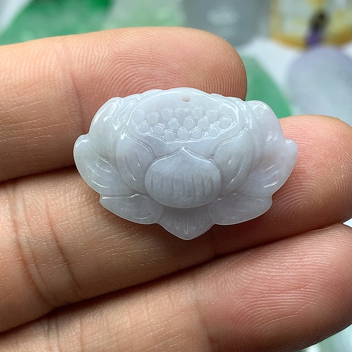 翡翠吊坠(赠链)未镶嵌