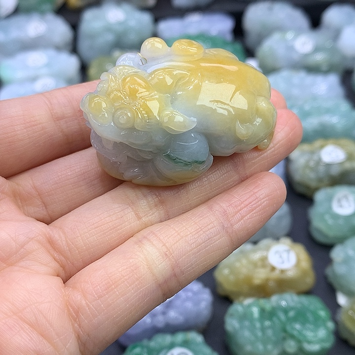 翡翠未镶嵌颈饰天然缅甸A货翡翠貔貅吊坠