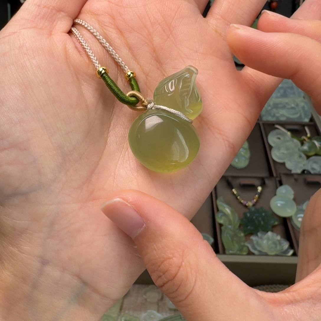 蛇纹石玉项链未镶嵌