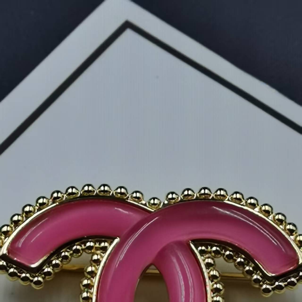铜合金亚克力胸针 【伊琳甄选】粉色胸针