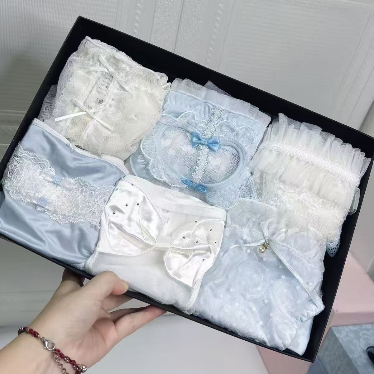 轻奢设计感纯欲蕾丝内裤女高端性感法式冰清玉洁送女友礼物