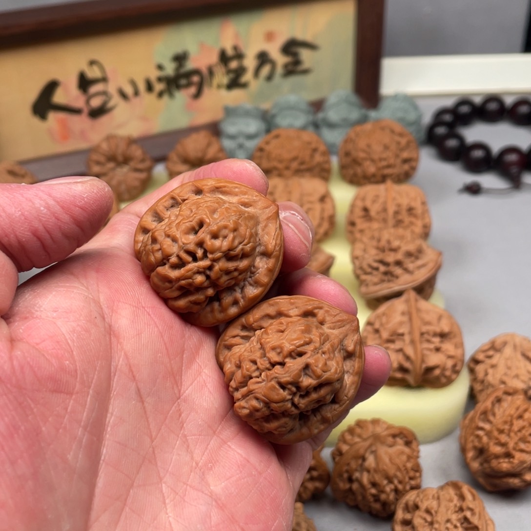 文玩核桃把件金字塔