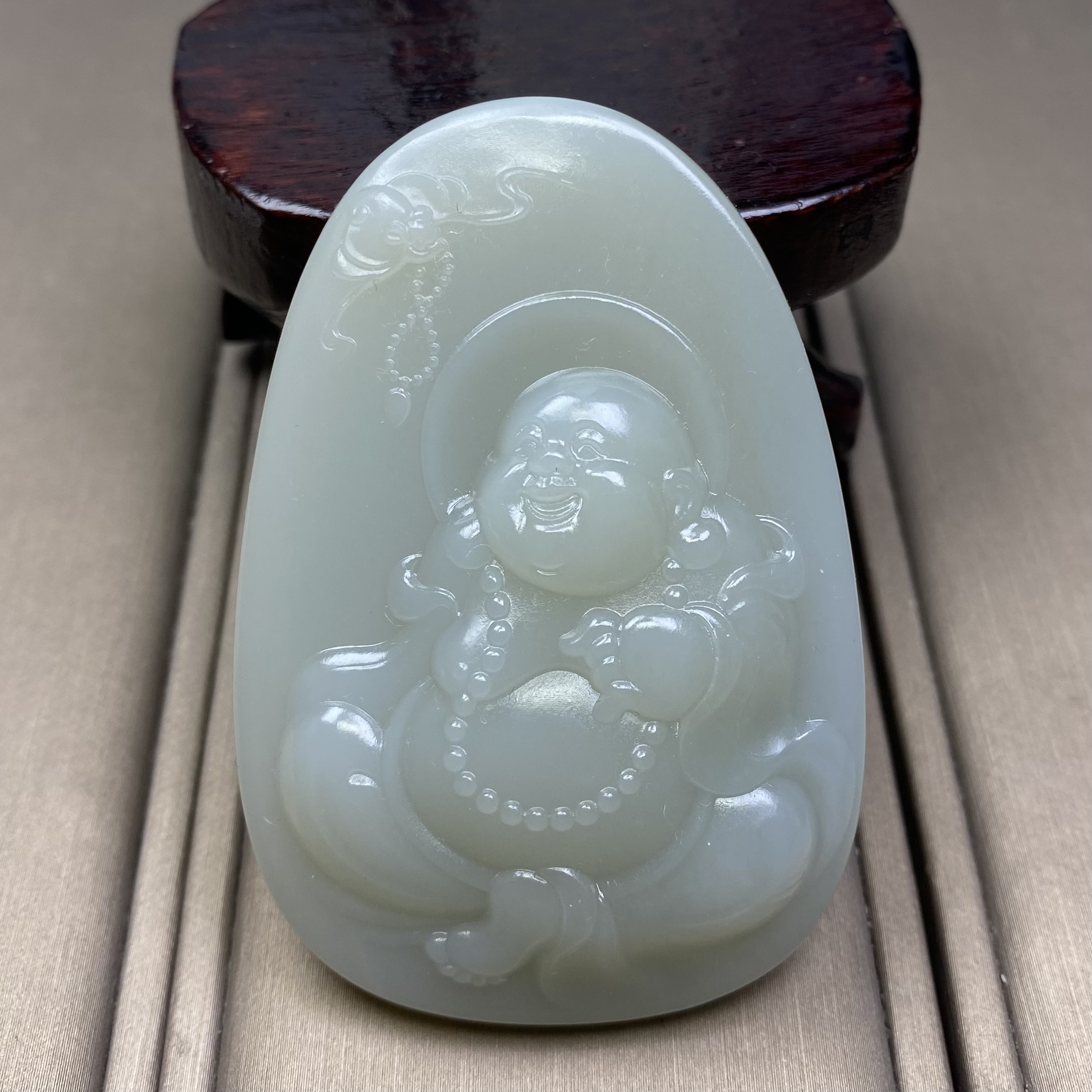天然和田新疆且末白玉特细大弥勒佛公牌子挂件吊坠油润一物一证