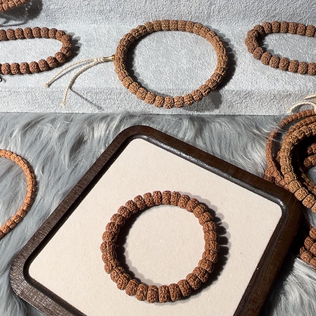 茁***ᯓ金刚菩提手串老树王