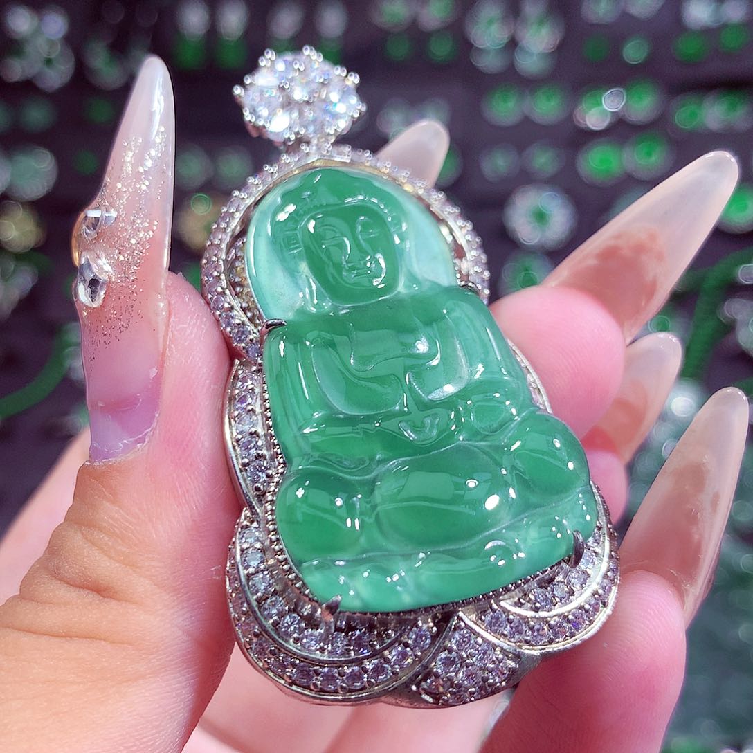 翡翠未镶嵌颈饰挂件