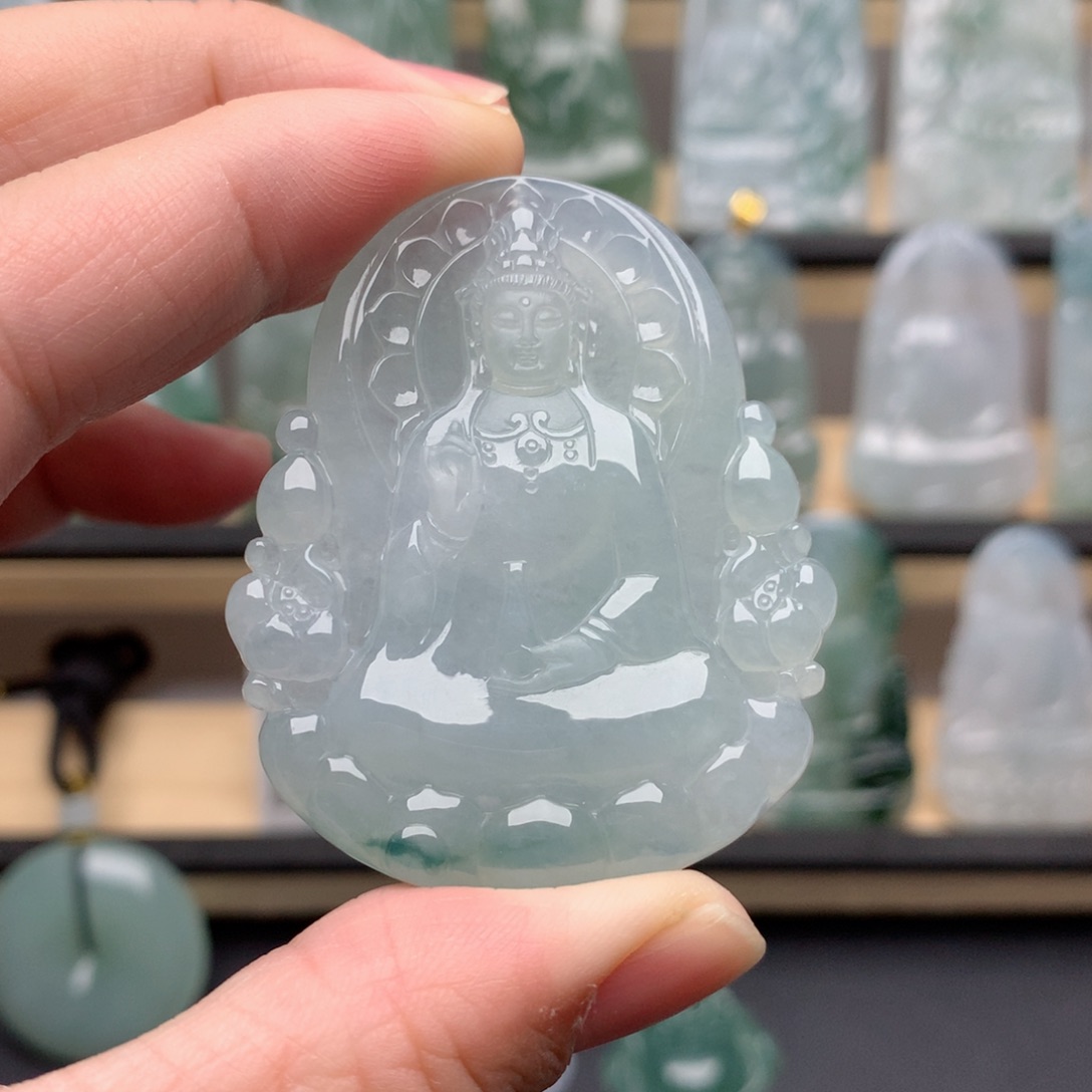 颈饰未镶嵌翡翠观音