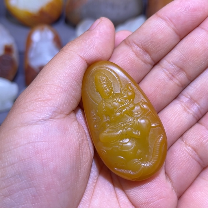 笑***生和田玉未镶嵌颈饰