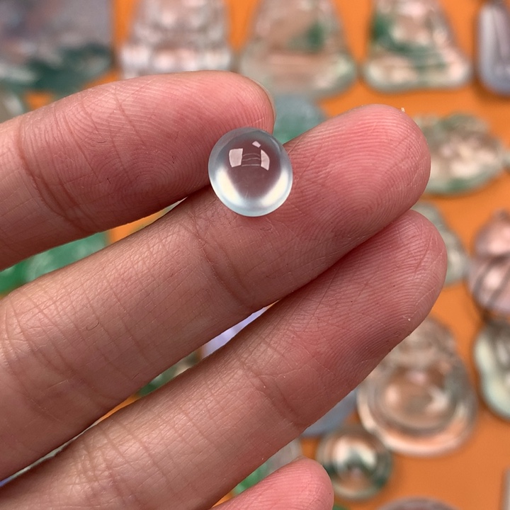 翡翠挂件未镶嵌….