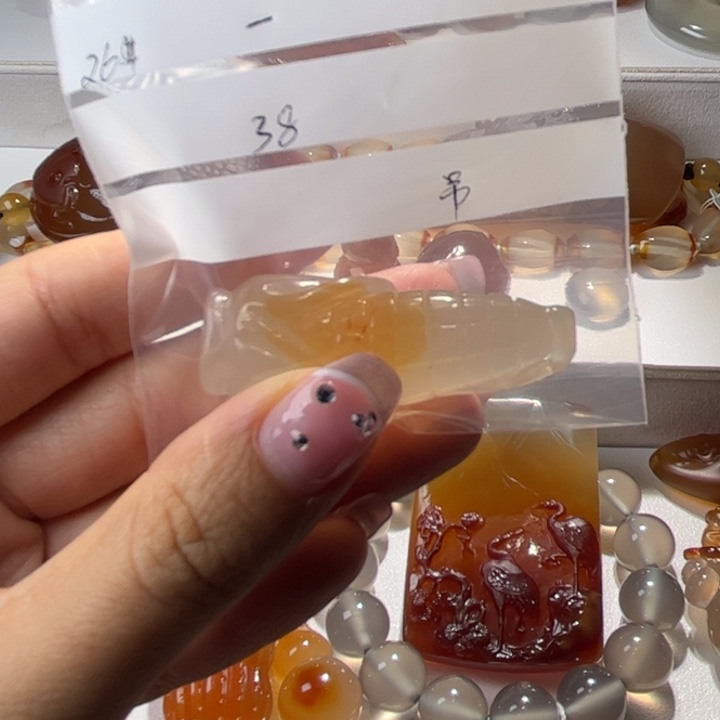 玛瑙/玉髓颈饰合金一*梅26