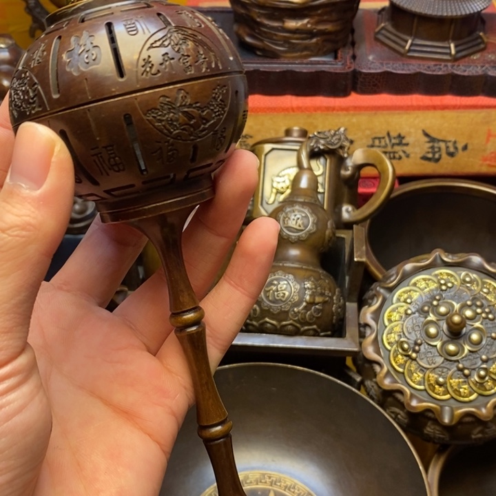 铜器摆件做工精良