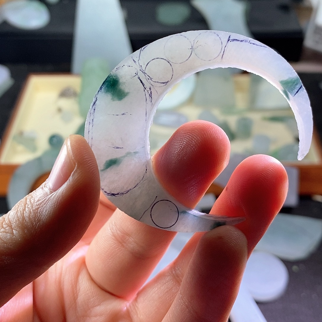 颈饰未镶嵌翡翠定制