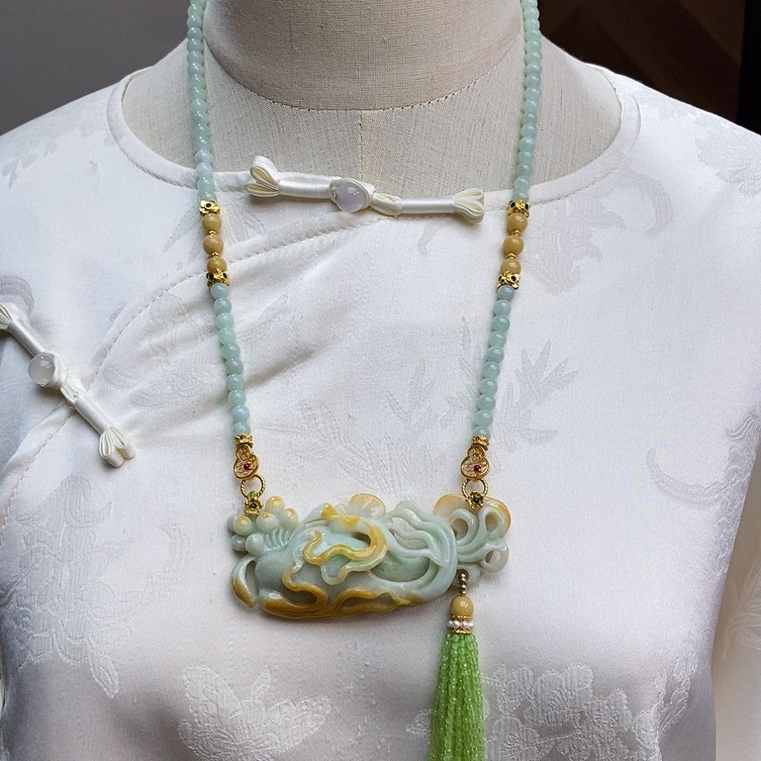 翡翠颈饰未镶嵌天然