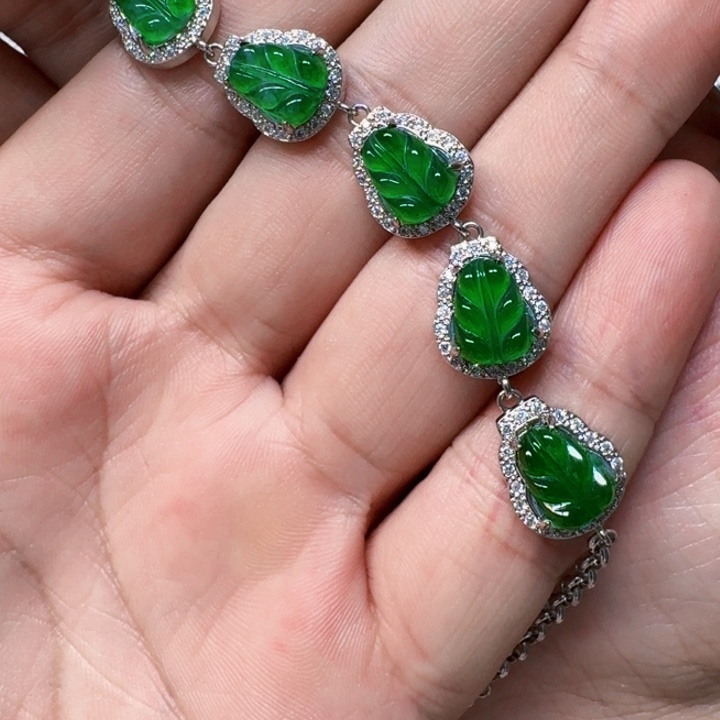 翡翠未镶嵌颈饰天然A货翡翠放漏