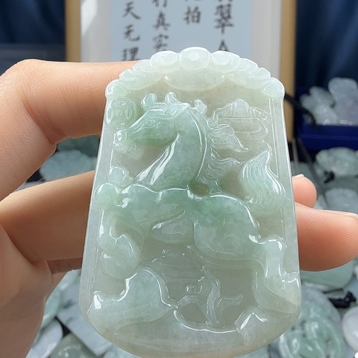 翡翠未镶嵌颈饰翡翠