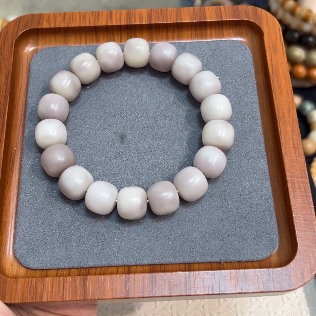 蒜***块吊坠菩提根/象牙果282芋泥