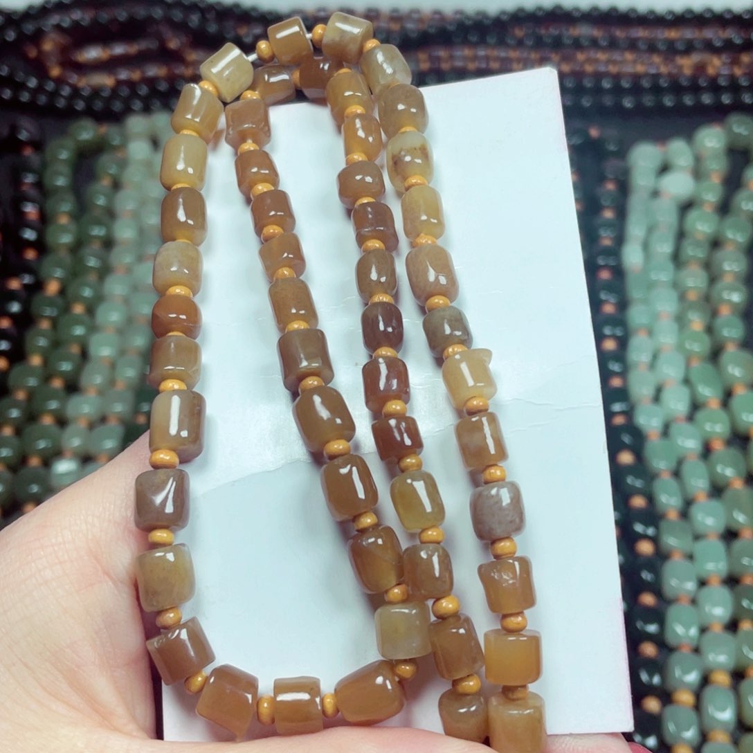 和田玉颈饰未镶嵌