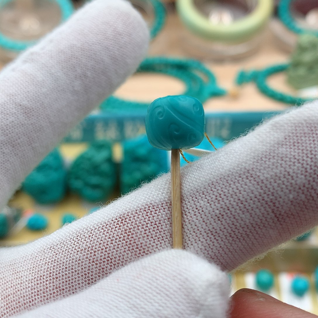 绿松石颈饰未镶嵌