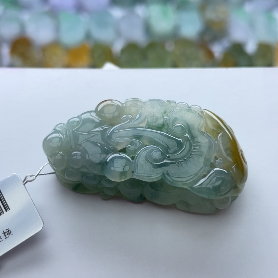 翡翠颈饰未镶嵌貔貅