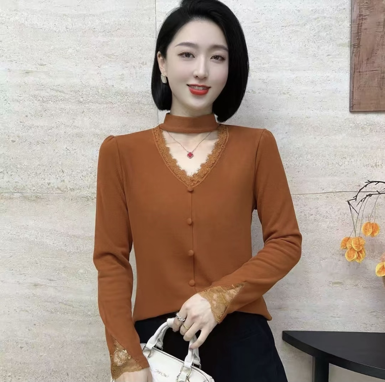 秋冬新品洋气加绒保暖蕾丝拼接上衣女长袖修身显瘦网红款小衫9069