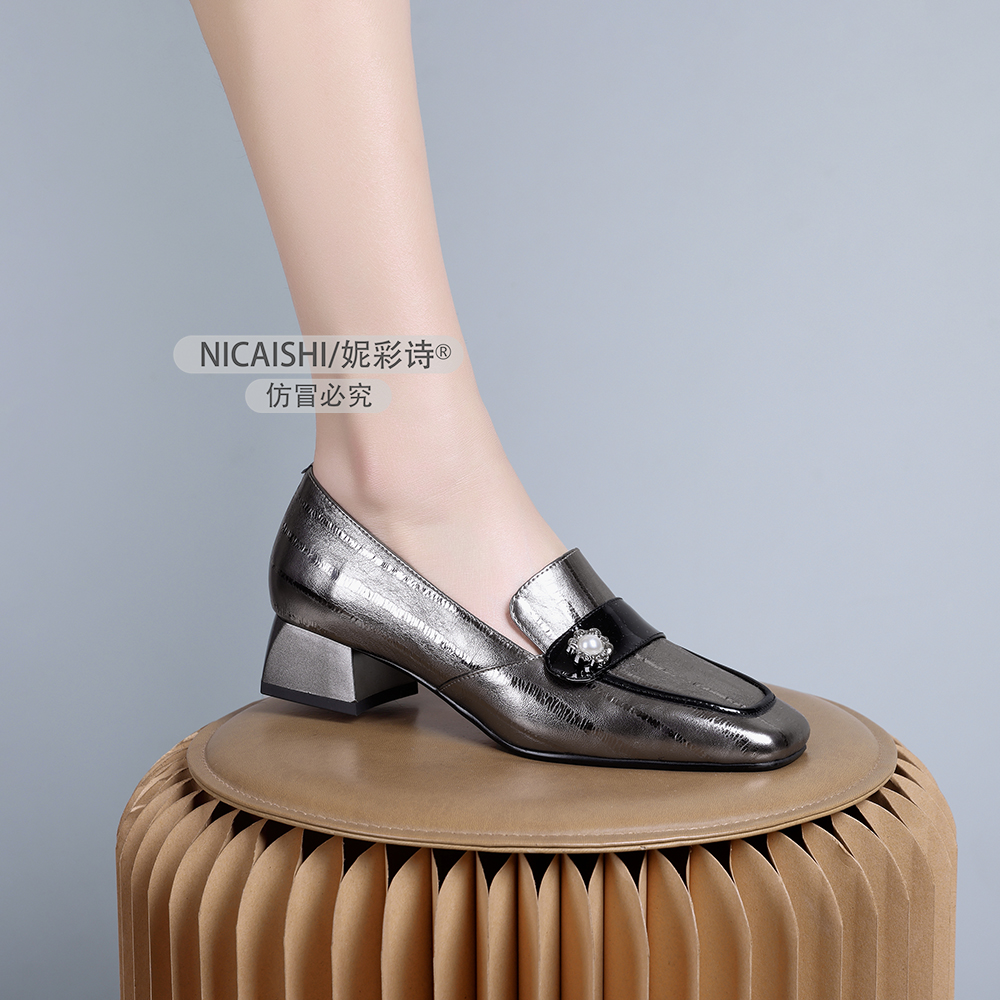 2025年新款英伦风乐福鞋粗跟通勤低跟不累脚舒适百搭单鞋气质1113