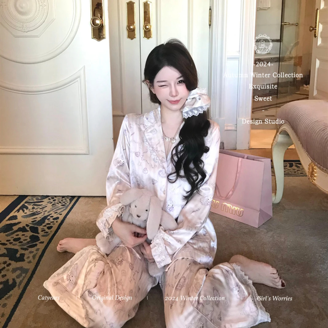甜美款粉色卡通蕾丝边睡衣套装