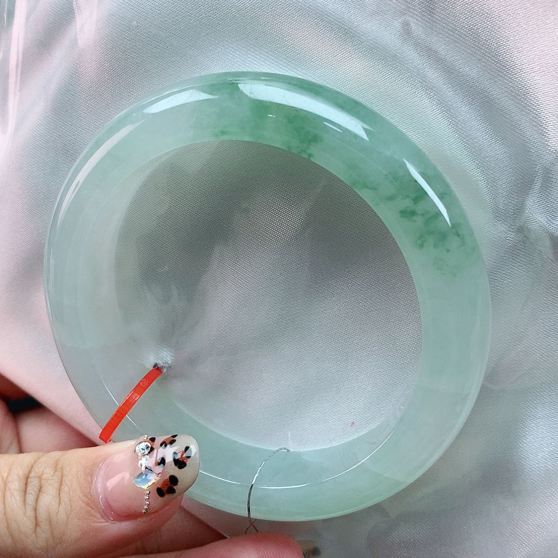 翡翠手镯未镶嵌57圈