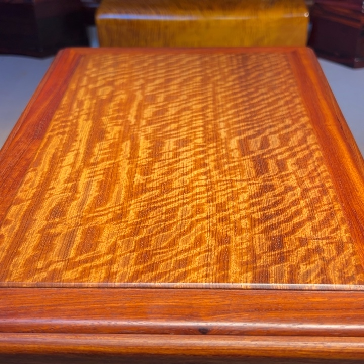 食***人机关盒。             