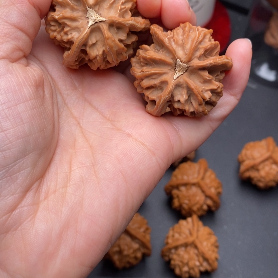 顺***。文玩核桃盘山三棱全品37