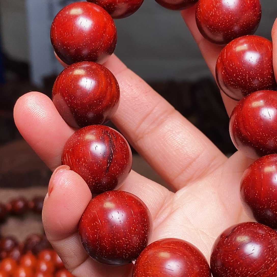 檀香紫檀（小叶紫檀）手串180度龙加金星