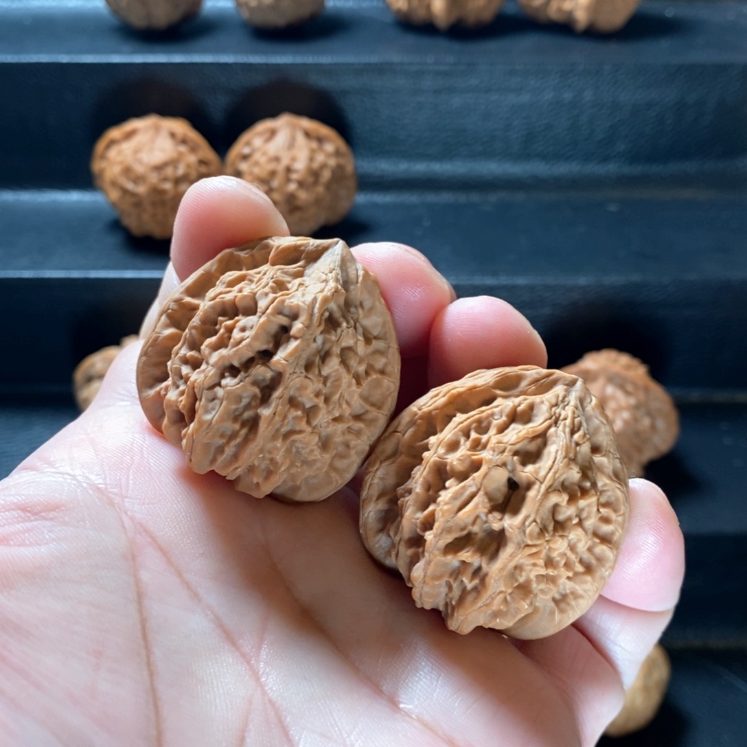 桃核把件野生原树唐山公子帽38