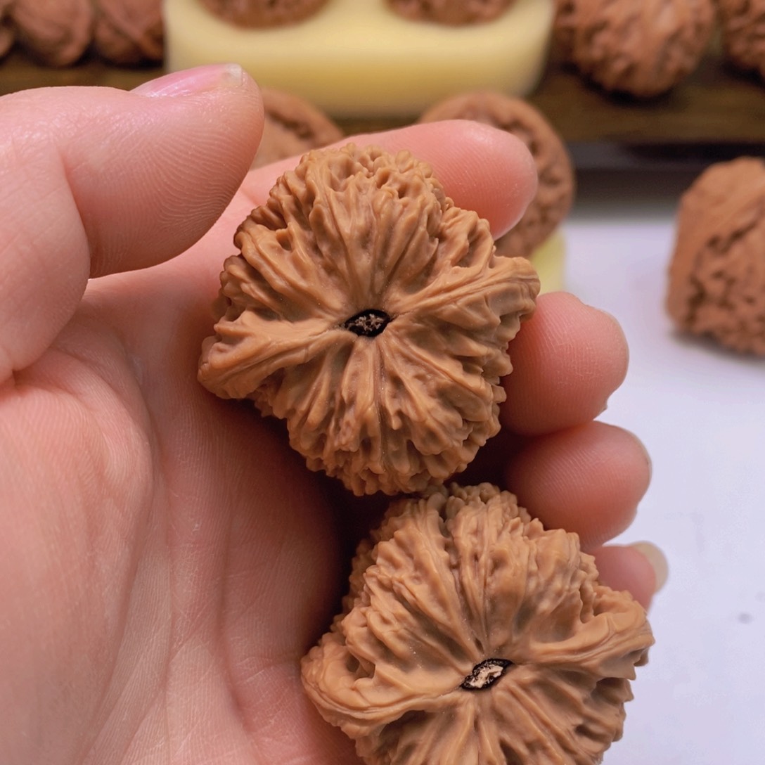 文玩核桃把件大*哥