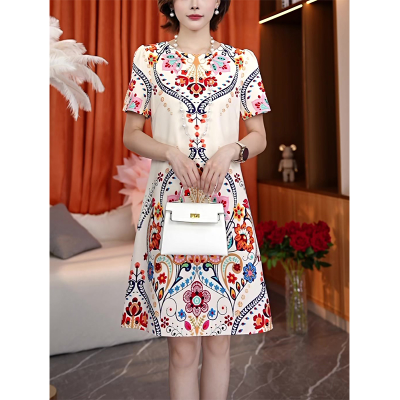 夏季波西米亚度假风小众时尚高端洋气显瘦收腰休闲印花连衣裙