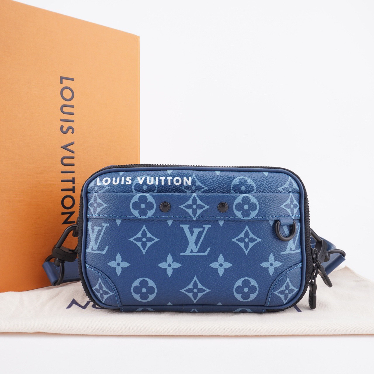 99新 LouisVuitton/路易威登 Alpha Nano蓝色涂层帆布斜挎包 G167