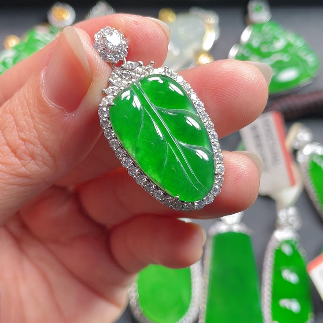 吊坠(不含链)未镶嵌翡翠