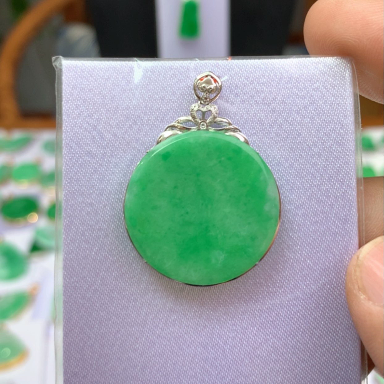 【闪购商品】翡翠颈饰18K金镶嵌翡翠