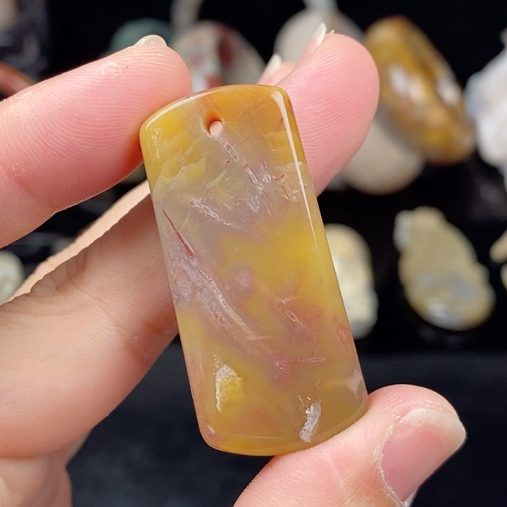 未镶嵌手镯（圆镯）硅化玉
