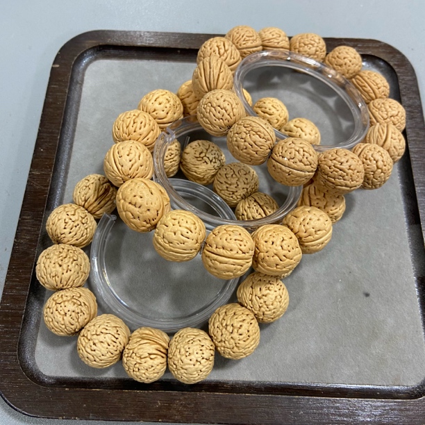 B319爆肉龙纹秦岭桃核单圈手串（桩型 尺寸 颗数 底色多样，发其一）