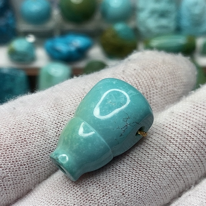 『***』绿松石未镶嵌天然原矿 地大质检